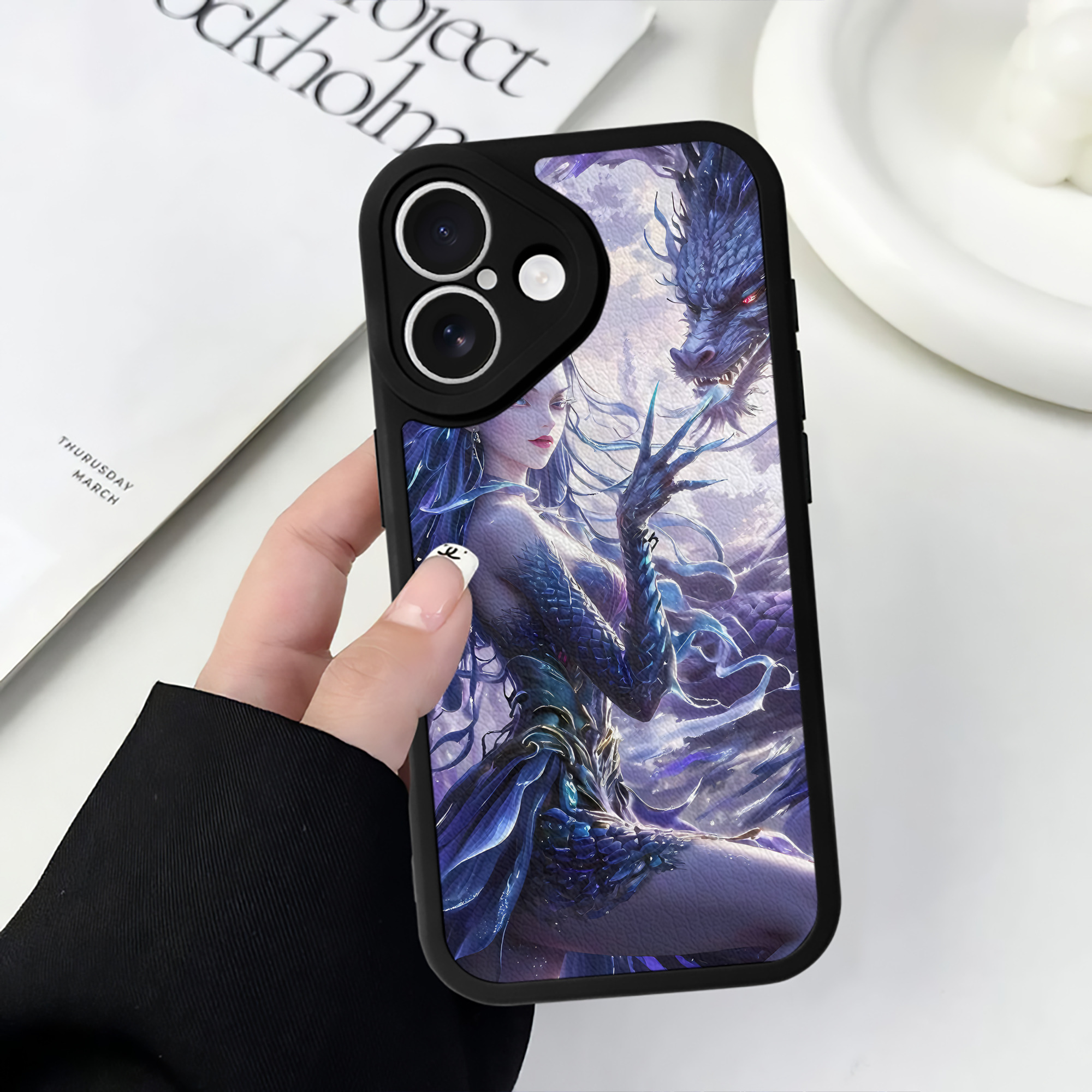 （画像用） Ne Zha 2 ナタ 魔童の大暴れ 【iPhone 16シリーズ対応】シリコンスマホケース（レザー調） 材質：シリコン